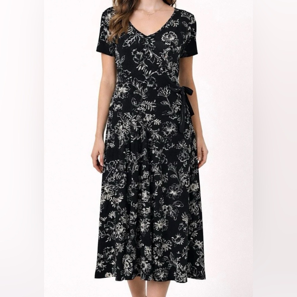 Black and White Short Sleeve Floral Wrap Dress